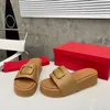 Designer Sandaler Slipper Summer Women Platform Sandal Fashion Letter Real Leather Solid Tjock Sole Luxury Sliders Beach Flip Flops Shoes