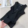 Sıcak Yaz Kadın T-Shirt Üstler Tees Mahsul Üst Nakış Seksi Omuz Siyah Tank Top Sıradan Kolsuz Sırtsız Top Gömlek Lüks Tasarımcı