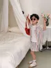 家族をマッチする衣装の夏の子供服セット