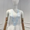 Lässige Kleider Sommer Top Qualität Sky Blue Stickerei Patchwork ärmellose tiefe V-Ausschnitt rückenfreie Frauen Sexy Midi-Kleid für den Urlaub