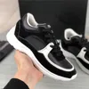 Designer skor sneakers lyx kalvskinn casual skor reflekterande mocka läder tränare kanal män och kvinnor utomhus gym som kör baskeballsko