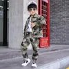 Ensembles de vêtements bébé garçons vêtements armée camouflage tenues coton imprimé veste manteau pantalon costume enfant 2 3 4 6 8 9 10 11 12 ans enfant fils 2 pièces ensembles 230614