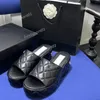 2023 NOWOŚĆ SIEDZIKÓW SIEDZINY SIEDZIKA GRUGA DLA DLA OTWARZY Platforma klinowa platforma sandałów Sandałów Sandałów Sandałów luksusowy Sunmmer Black Multi White Jumbo Logo Kaptaki B33