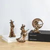 Dekorativa föremål Figurer Harts Personlighet Witch Statue Nordic Minimalist Handmade Crafts Home Decor Ornament Office Decoration Figuringåvor 230614