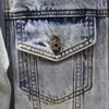 Mäns jackor Modemän broderade denim våren yttre kläder manliga cowboy kappa casual bomull smal fit jean ljus blå rockar