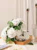 Flores decorativas artificiais 25/50 peças, rosas falsas brancas com haste para buquês de casamento faça você mesmo, festa de chá de bebê, decoração de casa