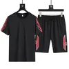 Herrespår 2023 Men Sweatsuit Brand Tshirt Shorts 2 Piece Set Mens Tracksuit Beach Casual Sportswear Man Track Suit Tryck Kort ärm