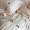 Sängkläder sätter 800TC Lyocell Fiber Soft Silky French Princess Style Rose Flowers Brodery Pleat Däcke Cover Set Bed Sheet Pillow Cases