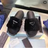 Slippers 2021luxurys المصممين للسيدات السيدات الصوف شرائح الشتاء الفراء الرقيق فروي الصندل النعال الدافئة مريحة غامضة الفتاة Flip Slippers Size 35 J230615