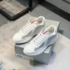 Designer skor löpare tränare män kvinnor amerika cup läder sneakers läder platt tränare svart vit röd mesh snörning casual skor med låda storlek 35-46