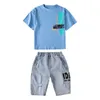 Kläder sätter sommar barnkläder set för pojkar bomullsvit kort ärm t-shirts och jeans shorts koreanska barn 2 stycken kläder set 230614