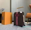 10A Luxury Brand Suitcase Permoniated Настраиваемая начальная полоса Patten Classic Luggage Fashion Unisex Trunk Box Spinner Universal Duffel с коробкой