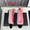 2023 حذاء Designer Ballet Shoe Spring Autumn Pearl Gold Chain Fashion New Flat Boat Shoe Lady Lazy Dance Laiders Black Women Shoes Size 34-41-42