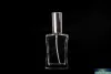 Bouteille de parfum en verre carrée simple de 50 ml Parfum vide Emballage de pulvérisation transparent Atomiseur de bouteilles rechargeables