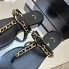 Channel Slipper Luxurys skor glider för kvinnor Fashion Classic Black Sandals Platform Gummi Bottoms strandlätt tofflor resorts thong c spännskor Q32A