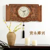 壁の時計がエンボス加工された中国の固体木時計時計スクエア家庭の古典的な刻まれた石英