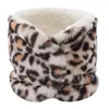 Sciarpe 2023 Moda Leopard Print Inverno Sciarpa da donna Silenziatori ad anello con bottoni Colletto collo spesso caldo in lana da donna