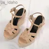 Pantofole Sandalo di design Tacco Cassandra Donna Espadrillas con zeppa Sandali bianchi neri Cinturino in pelle verniciata e piattaforma con zeppa Tacchi alti Fibbia Matrimonio J230616