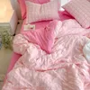 Set di biancheria da letto Principessa coreana Rosa Seersucker Gonna letto Kawaii Copripiumino Tinta unita Queen Size Set di lenzuola doppie per ragazze 230615