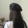 Berets malarz kapelusz boina francuska czapka beret jesienne zimowe berety dla mężczyzn kobiety koreańskie kobiety -dziewczyny list haft haftowy beret hat z0616