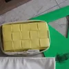 Botteg Venetas Sacs à bandoulière tissés pour femmes Sacs à bandoulière Fourre-tout Divani2023 Nouveau sac tissé en cuir de cire à l'huile Petit sac d'oreiller carré Bouton magnétique Sac de tofu simple Wn-owia