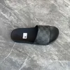 Pantofole da uomo e da donna Paris Piccolo ufficio / home office sandali estivi ciabatte da spiaggia pantofole alla moda scarpe casual da donna cinturino a righe stampate Withbox