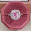 Fedi nuziali 2023 Arrivi Rosa Giallo Argento Colore Cushion Cut Finger Engagement For Women Fashion Jewelry Wholesale