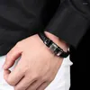 Charmarmband Magnetisk flätad låsarmband läder titanstålstålmycken för män och kvinnor kausal retro armband