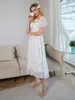 Abiti casual di base Abito floreale con spalle scoperte in chiffon Bianco Summer Beach Boho Abiti lunghi sexy Abiti lunghi eleganti con maniche a sbuffo per le donne 230615