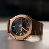 Montre à quartz de sport numérique pour hommes Iced Out Watch LED en alliage cadran arc-en-ciel Fonction complète Heure mondiale Auto Lift Light Steel Band Oak Series