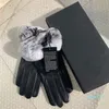 Designer-Handschuhe und mit Wolle gefütterte Thermo-Fünf-Finger-Fahrradhandschuhe aus Kaninchenfell