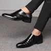 Chaussures habillées 2023 Est hommes d'affaires Oxfords ensemble de pieds noir marron mâle bureau mariage pointu hommes en cuir