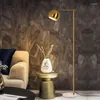 Golvlampor enkla vardagsrumsstudier soffa sida led sovrum säng lampa guld fjärrkontroll dimning omgivande lampor heminredning