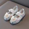 Hanfu embroidered shoes girls ethnic wind performance shoes children's hand-made cloth shoes ancient Chinese shoes performance costume shoes.