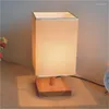 Masa lambaları Modern ahşap LED yatak odası başucu lambası kumaş abajur ışık basit aydınlatma ev dekorasyon ahşap armatür
