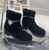 Botas de cano baixo Botas de neve Sapatilhas de lã Feminina Quente Bota média confortável esquenta Couro macio confortável personalizado Material de camurça