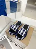 Slippers 2022Designer Vintage Check Slides Pantoufle Sandalen Print Furleys Archive Plaid Pool Slipper Dames Beige Zomer Strand Outdoor Cool Mule Maat 3 J230616