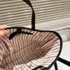 Halmväska shoppingväskor hinkväska designer väva tygväska strand totes kvinnor handväska crossbody axelväskor mini handväska stor kapacitet raffia läderkvalitet påse