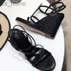 Terlik Tasarımcı Sandal Cassandra Heel Kadınlar Kama Espadriller Siyah Beyaz Sandalet Patent Deri Kayış ve Kama Platformu Yüksek Topuklu Toka Düğün J230616