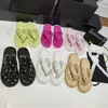 Chanclas de piel de cordero para mujer