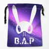 収納バッグカスタムb.a.p kpopドローストリングプリント18x22cmソフトサテン生地再利用可能な衣服バッグシューズ0303