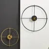 Dekorativa föremål Figurer Vintage Metal Wall Clock Modern Design för hemmakontor Dekor Hanging Watches Living Room Classic Kort europeiska 230615