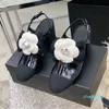 Designer femmes Paty chaussures habillées mode sandales en cuir véritable fleur perle talons hauts