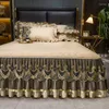 Ensembles de literie De Luxe Champagne Or Ensemble Jacquard Coton Dentelle Broderie Housse De Couette Couvre-lit Matelassé Volants Lit Jupe Taies D'oreiller