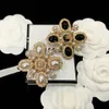 Marka projektant broszka litera piny broszki kobiety złoto sier crysatl perłowe broszki dhinestone garnituw pin pin weselny kiderlry