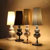テーブルランプモダンランペデザインガードリビングルームの寝室の読書ランプのための豪華なベッドサイドライトの勉強ライト