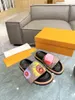 2023 été toboggans de piscine citrouilles colorées de haute qualité - sandales pantoufles de designer confortables pour hommes et femmes - imprimé Yayoi Kusama, rembourré, mule plate pour