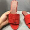 Hausschuhe LP Summer Charms Slides verzierte Wildlederpantoffeln Luxuriöse Sandalenschuhe Lässige Flats aus echtem Leder mit offenem Zehenbereich für Damen Luxusdesigner fa