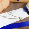 Design Pendant Necklaces Fashion Brand Letter Top Quality Stainless Steel Necklace Mans Womens 18K Gold Plated Metal Link Chain Valentines Day Jewelry Accessories