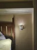 TOPOCH 스윙 암 벽면 조절 가능한 읽기 조명 이중 스위치 침실 거실을위한 표면 마운트 스위치 이층 침대 램프 AC100-240V 5V 2A USB 포트 폰 선반